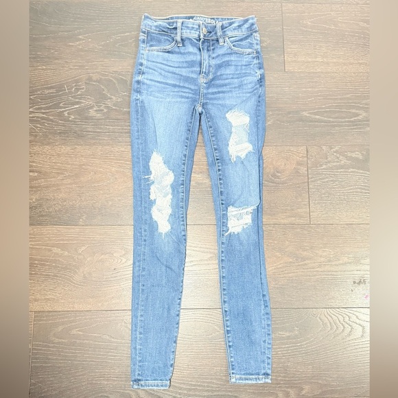 American Eagle Outfitters Light Blue Distressed Skinny Jeans - Picture 1 of 9
